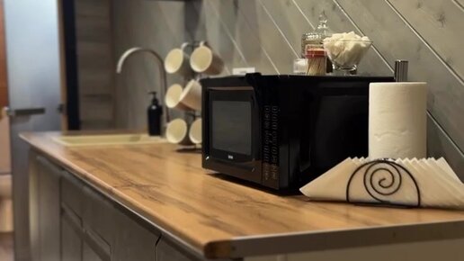 Көлдегі жалаңаш әйелдер