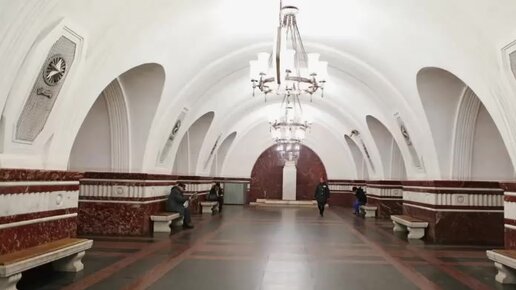 Moskvada Frunzenskaya metro bekati yaqinida fohishalar