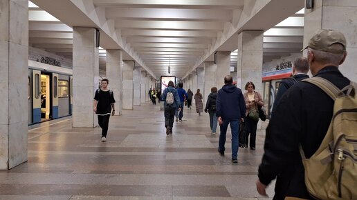 Жұқа және икемді киска фотосы