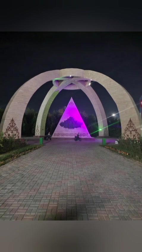 Илона Сталлермен порно