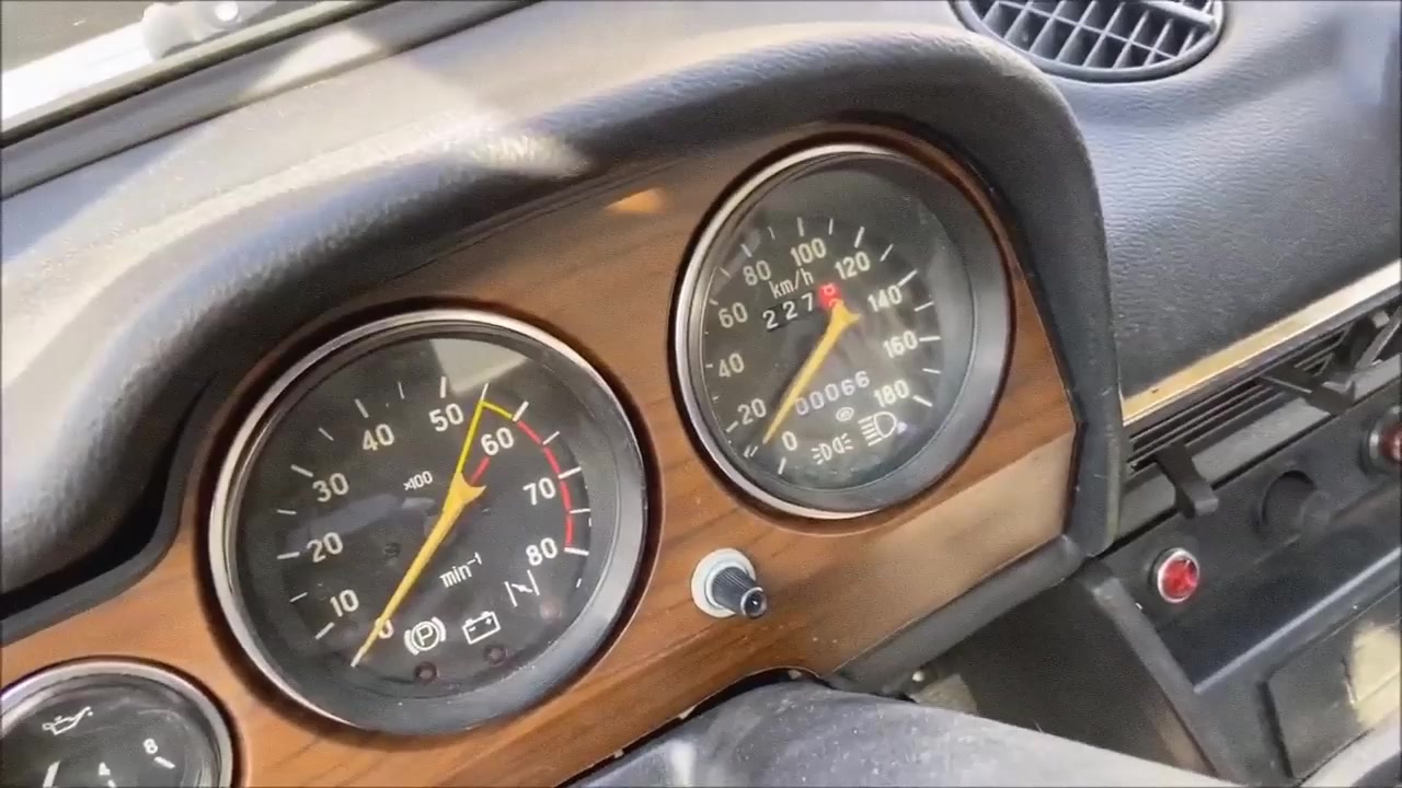 Как снять спидометр на ваз 2106 Старые новые "жигули". Как мы нашли на минской парковке ВАЗ-2107 и ВАЗ-2106 почт