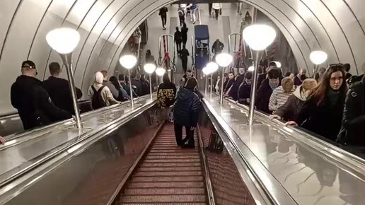 Ұшқыш киіміндегі әйел порно онлайн