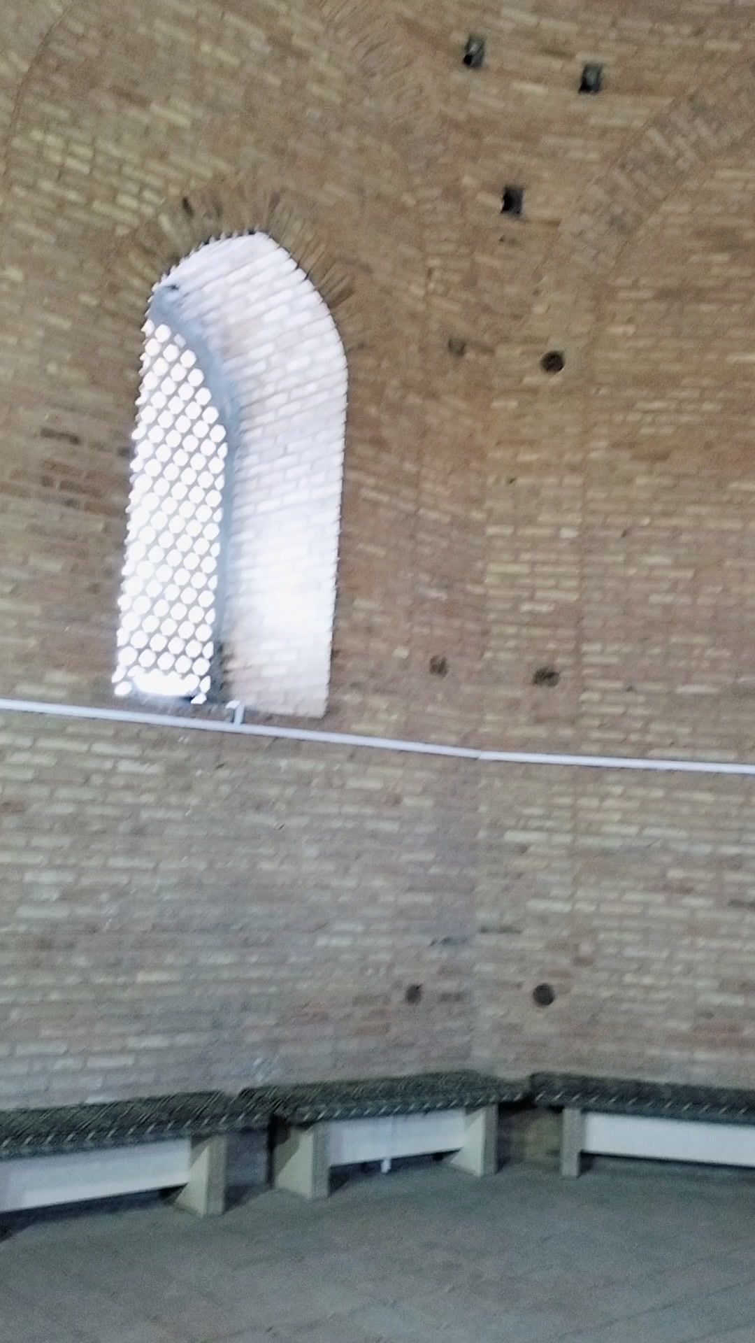 Бір шұңқырда екі адам сиғады