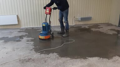 Работа мозаично-шлифовальной машины