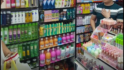 Orqa xiyobonda norasmiy Kristi Mak bilan jinsiy aloqa