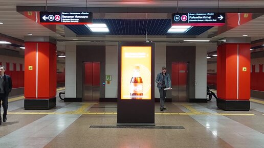 Әдемі жас итальяндық әйелдер бейнеленген порно