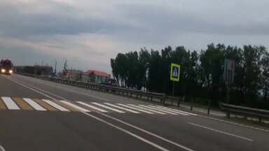Везём негабаритный трактор