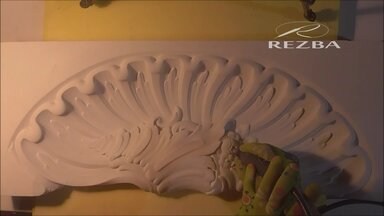 Деталь камина в стиле барокко. Мрамор Bianco P.