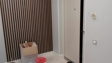 Покраска дверей, ремонт квартиры