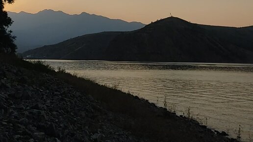 Yaxshi jinnilik korsating