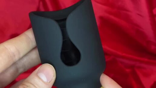 Porno qizlar yigitni yalashga majbur qiladi