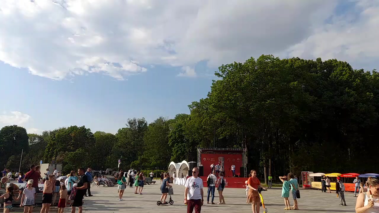 U yigitni gozal soradi