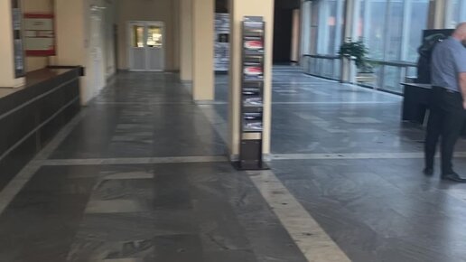 Үлкен сиськи, тар есектер