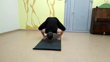 отжимания в бакасане