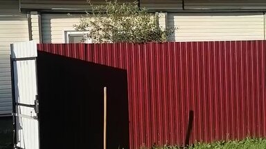 Установка забора из профлистал
