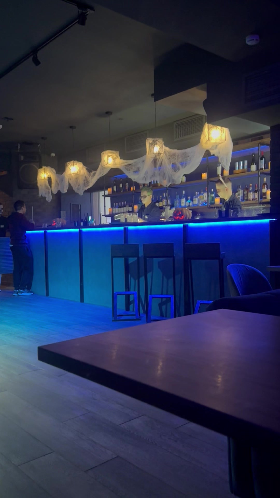 Oblivion-да эротика бар ма?