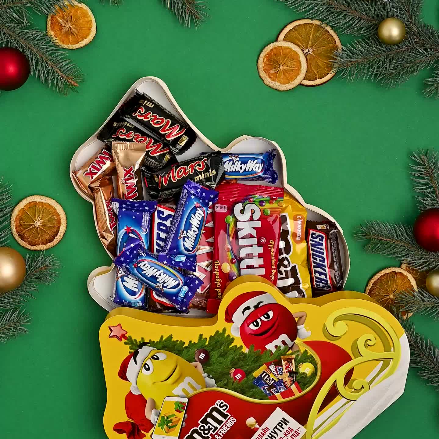 Подарочный набор конфет  M&M's Санки, 325 г, картонная коробка — фото 1