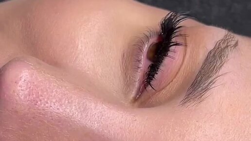 Естественное укрепление ресниц