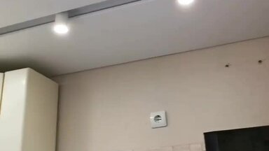Монтаж натяжного полотна Bauf со встроеной нишей LumFer и накладными светильниками-стаканами,  натяжные потолки Геленджик, Анапа, Новороссийск