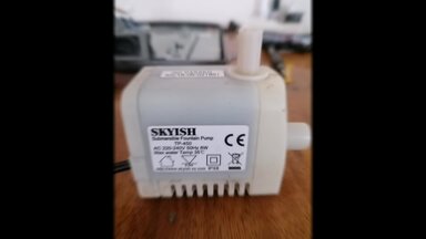 Ремонт льдогенератора, замена помпы подачи воды и  двигателя привода емкости для воды.