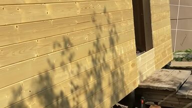 Пристройка к дому и покрытия крыши металлочерепицы