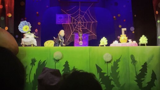 Gozal oyoqlari yubka bilan porno