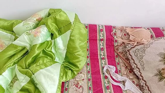 Әдемі әйел жопты ұрып алады