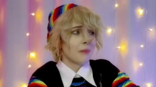 Lena klitorini ishqalab ozini yoqadi