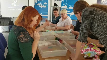 Мастер-класс по росписи футболок техникой Эбру
