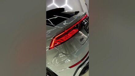 Защита может быть невидимой! Посмотрите, как выглядит Audi Q8 после оклейки глянцевым полиуретаном