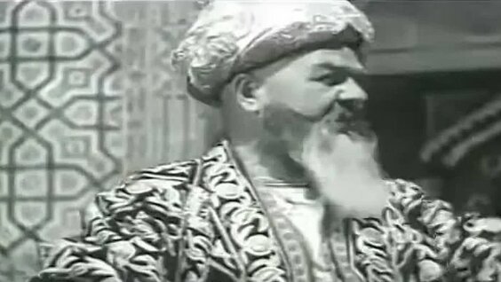 Lateksdagi yapon ayollari