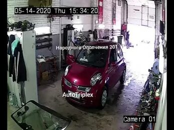 Вклейка лобового стекла на Nissan Micra.