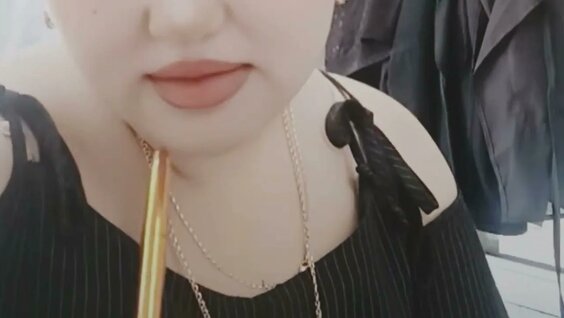 Секс қыз ергежейлі