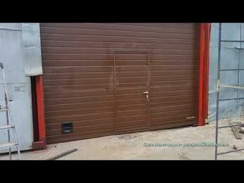 Ворота секционные DoorHan в промышленном ангаре
