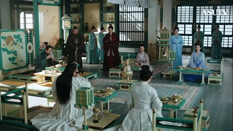 Әкесінің қызын сиқыған порнографиясын қараңыз