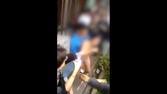 Video de una mujer bailando desnuda en plena vía pública escandalizó las redes sociales