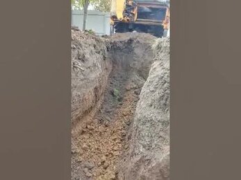 Копка котлована экскаваторов для фундамента