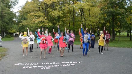 Наш яркий флешмоб слингомам