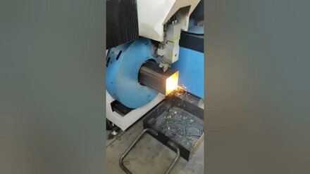 Лазерная резка квадратной трубы 160х160х5 мм. для модульных зданий