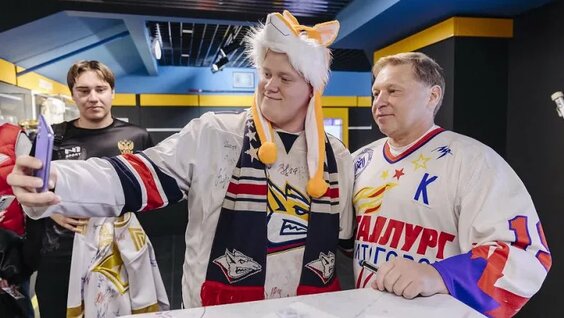 Евгений Корешков – герой автограф-сессии в музее «Металлурга» — Видео от Хоккейный клуб …