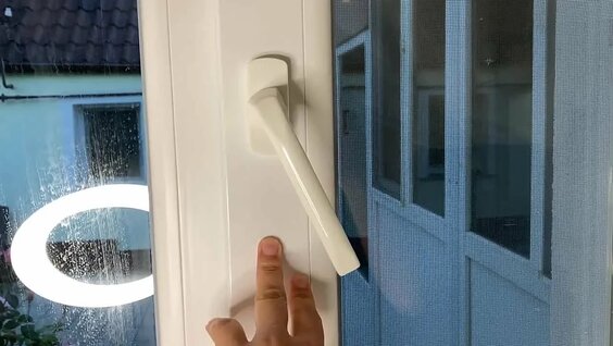 Как Отмыть ОКНО и Подоконник после ремонта от грунтовки, шпаклевки, краски, пены...
