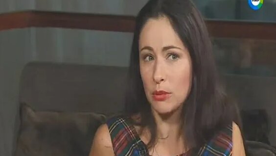 Mushuk ichida sekin porno