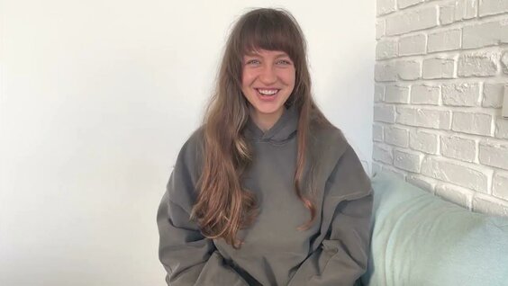 Мастурбация жасайтын түкті писькилердің жақын пландағы порно видеолары