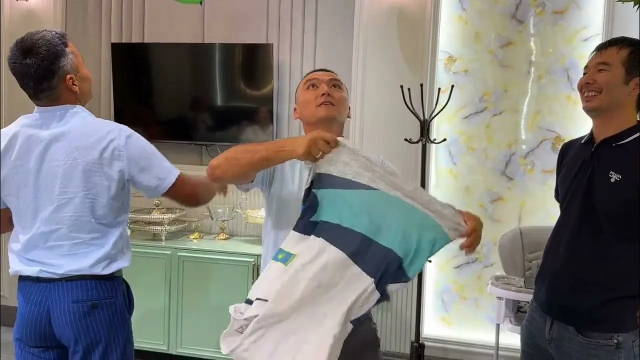 Мен далада бір қыздың ішіне кірдім