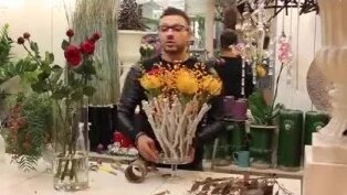 Урок флористики. Осенняя композиция на каркасе из окрашенных веток — Видео от Send-Flowers....