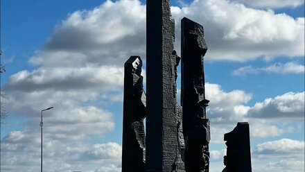 Пешком по мемориалу «Непокорённые» в Краснодоне, после ремонта.