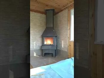 Установка печи Бавария (Экокамин) три стекла, в деревянном доме.