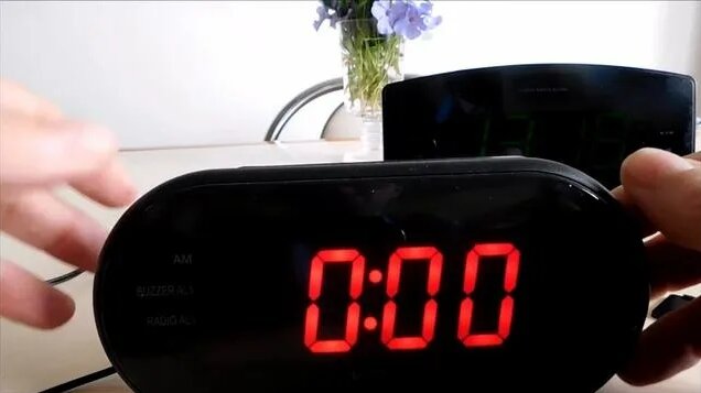 Как настроить настольные электронные часы - Смотреть онлайн в поиске ...