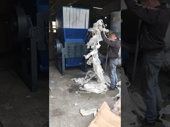 Дробилка ИПР-800 пробное дробление стрейч пленки.