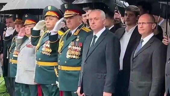 В Абхазии отмечают День Победы и Независимости — Видео от Новости Первого канала
